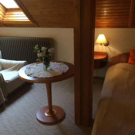 Szalai Vendeghaz Apartment *